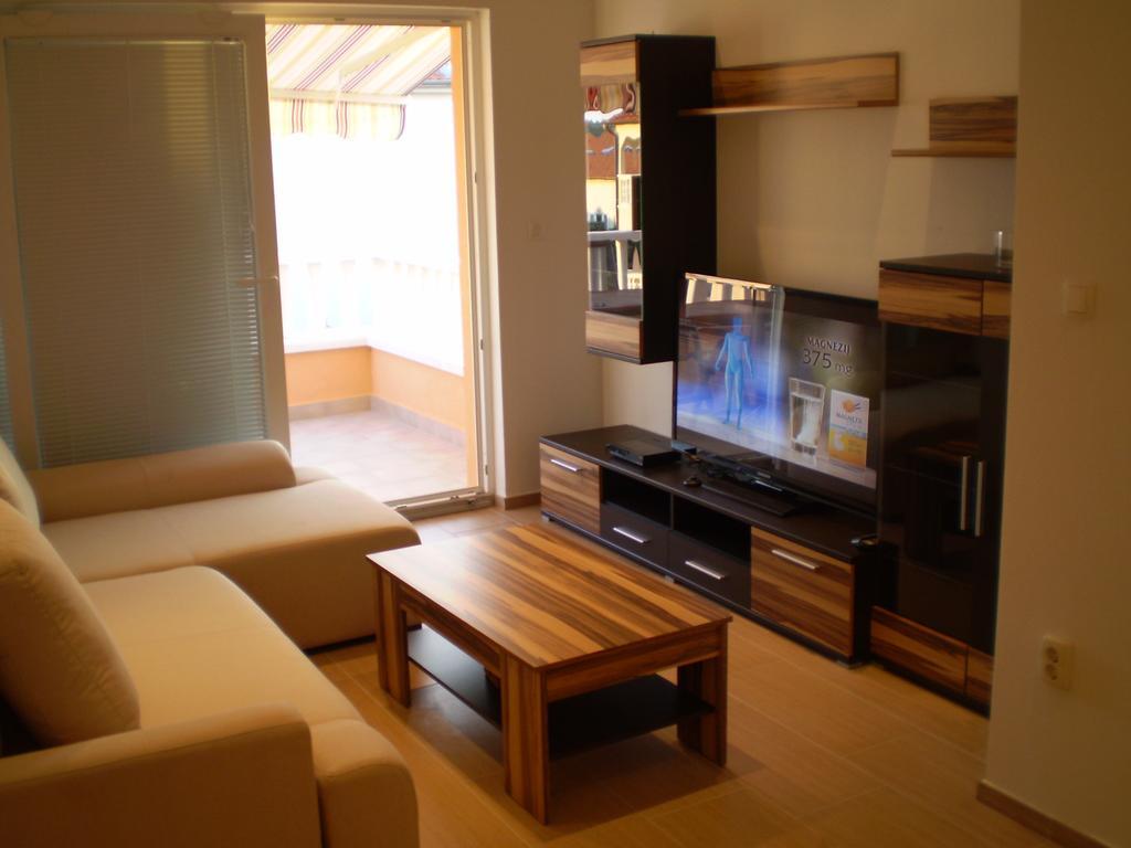 Apartments Tare, Free Parking Βόντιτσε Δωμάτιο φωτογραφία