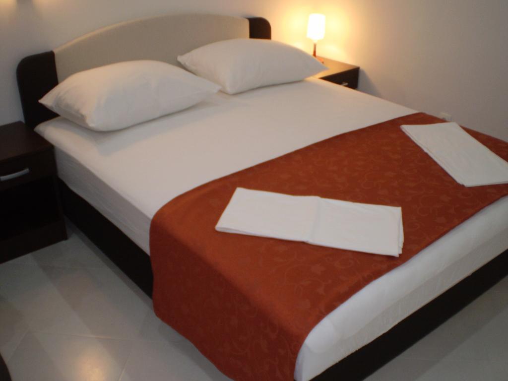 Apartments Tare, Free Parking Βόντιτσε Δωμάτιο φωτογραφία