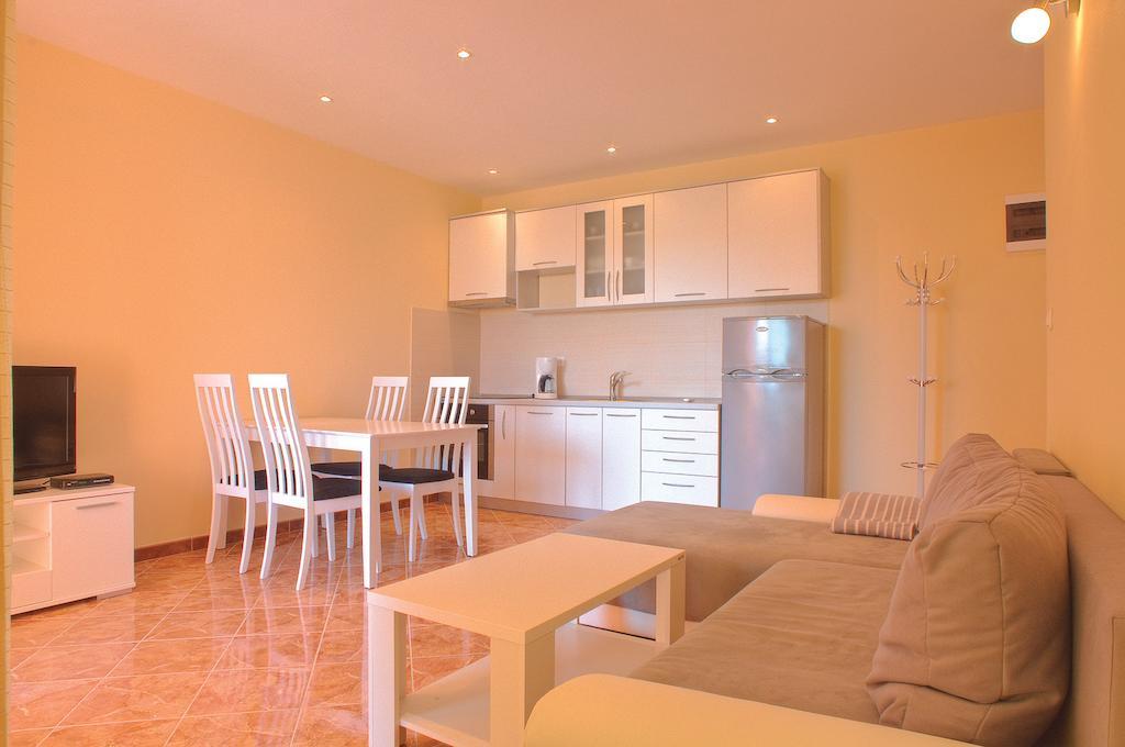 Apartments Tare, Free Parking Βόντιτσε Δωμάτιο φωτογραφία