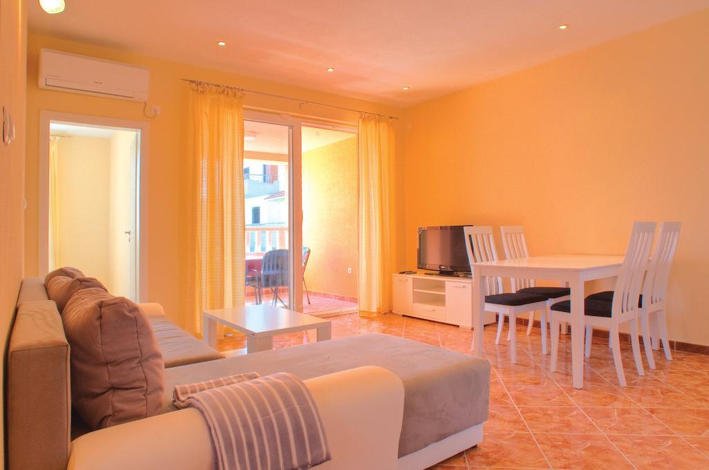 Apartments Tare, Free Parking Βόντιτσε Δωμάτιο φωτογραφία